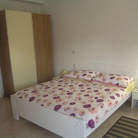 Deda Apartments Паг Екстериор снимка