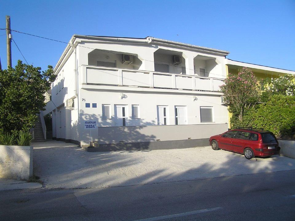 Deda Apartments Паг Екстериор снимка