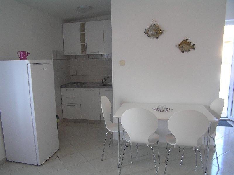 Deda Apartments Паг Екстериор снимка